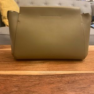 In a great condition. Have a tiny scratch in the back as shown in the 4th pic.